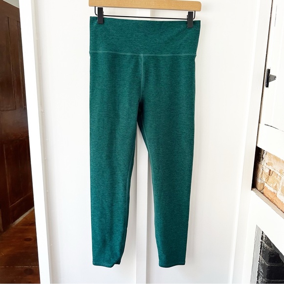 VUORI green clean elevation legging short - Picture 4 of 8
